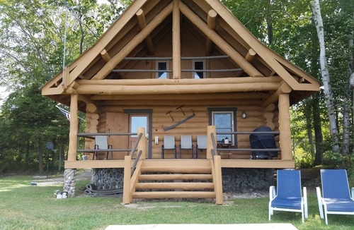 Maple View Cabin | Log Cabin on Lake Ontario
