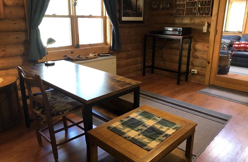 Pinetop Cabin | Log Cabin on National Forest - Quiet, Relaxing, Serene.
