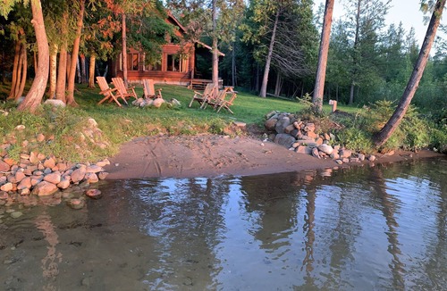 Remer Cabin | Log Cabin on Private Lakefront - Thunder Lake