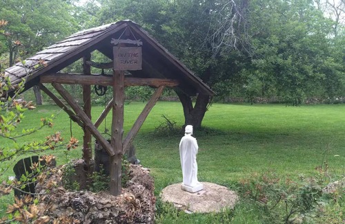 Steelville Cabin | Log cabin on River with spring cave
