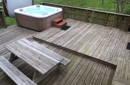 Steelville Cabin | Log cabin on River with spring cave