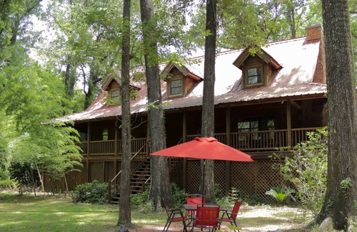 Baker Cabin | Log Cabin on the River
