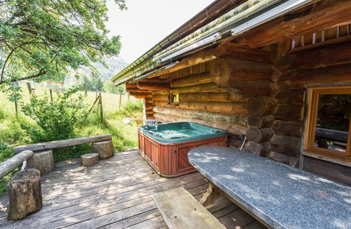 Basse-sur-le-Rupt Ski Chalet | Log cabin, private jacuzzi, pool and sauna access, near La Bresse