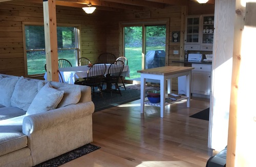 Chester Cabin | Log Cabin Retreat - Chester, VT 25 Acres + State Forest Access