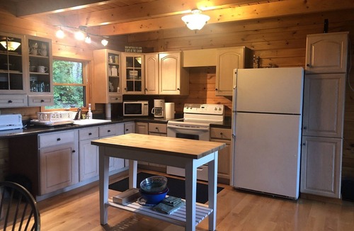 Chester Cabin | Log Cabin Retreat - Chester, VT 25 Acres + State Forest Access