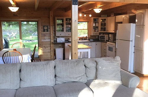 Chester Cabin | Log Cabin Retreat - Chester, VT 25 Acres + State Forest Access