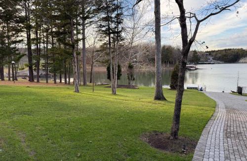 Camdenton House | Log Cabin Retreat Two Cabins One Stay