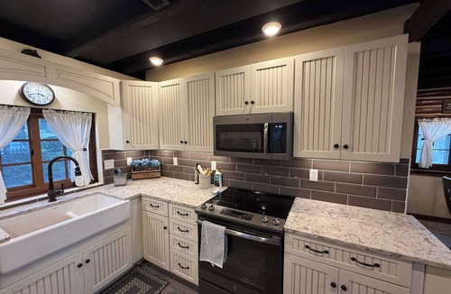 Camdenton House | Log Cabin Retreat Two Cabins, One Stay