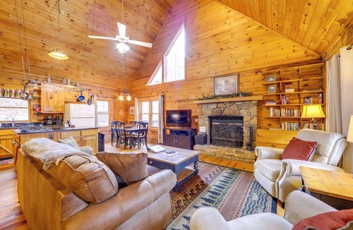 Maggie Valley Cabin | Log Cabin, Rushing Creek, Hot Tub, Firepit, Wood Fireplace, WiFi, A/C