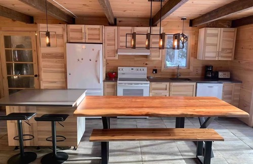 Mauricie Ski Chalet | Log cabin | Spa, river & nature, Mauricie
