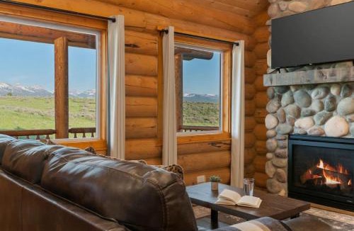 Tetonia House | Log Cabin Teton Views & Pets OK
