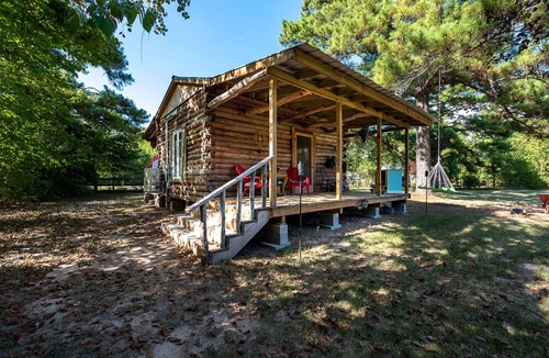 Montgomery Cabin | Log Cabin - TINY HOUSE on acreage