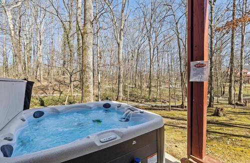 Knoxville Cabin | Log Cabin, UTK/Neyland, Smokies, 16acres, FP, HotTub, GameRoom,Fishing,Golf,Pets