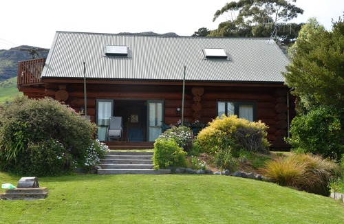 Port Levy House | Log Cabin Vacation Retreat