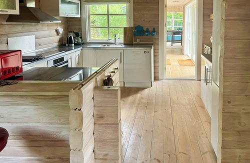 Hojby House | Log cabin with activity room near Gudmindrup