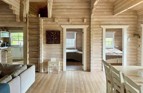 Hojby House | Log cabin with activity room near Gudmindrup