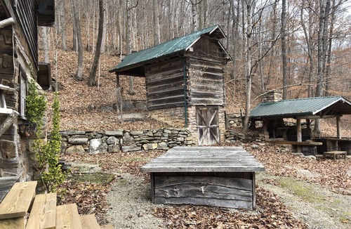 Irvine House | log cabin with all the modern luxuries