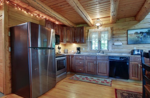 North Ferrisburgh Cabin | Log Cabin with Mountain Views, Hot Tub & Free Firewood, Near Lake Champlain