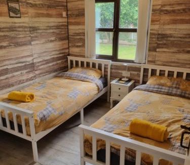 Haxey Other | Log cabin with secure garden