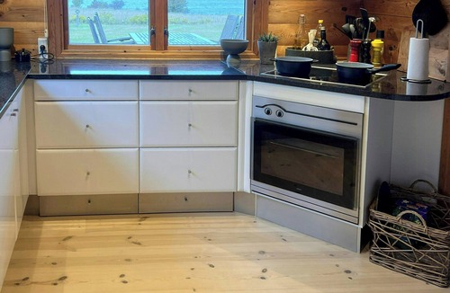 Skibby House | Log cabin with views of Isefjorden