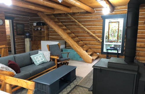Leslie-Clapham-et-Huddersfield Ski Chalet | Log chalet at only 75 minutes from Ottaw