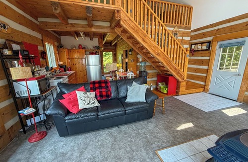 Providence Bay Cottage | Log Cottage on Lake Huron – Peaceful South Shore Escape on Manitoulin Island.