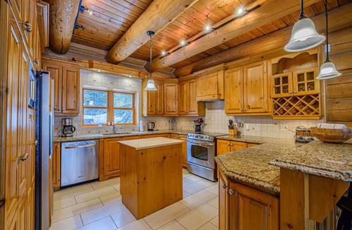 Fiddler Lake Resort Ski Chalet | Log Cottage with Pool, Hot Tub & Game Room