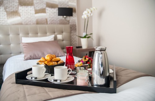 Villedieu-les-Poeles Hotel | Logis Hôtel Restaurant Le Fruitier