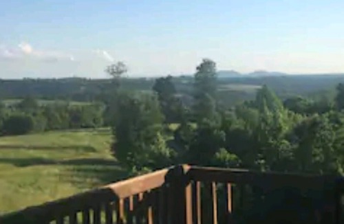 Yellville House | LOG HOME CANINE RETREAT