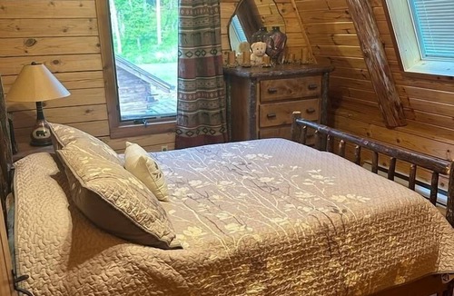 Roxbury House | Log Home in Catskill NY.