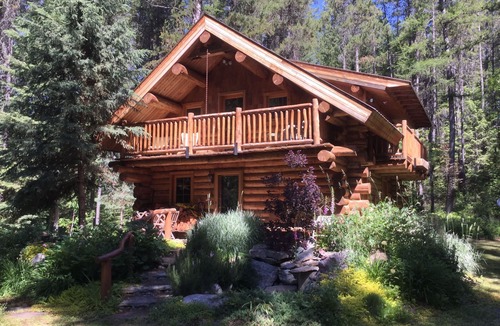 West Glacier Cabin | Log Home Near Glacier National Park