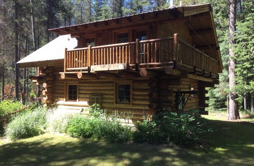 West Glacier Cabin | Log Home Near Glacier National Park