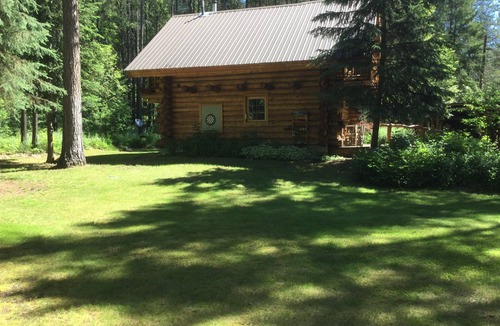 West Glacier Cabin | Log Home Near Glacier National Park