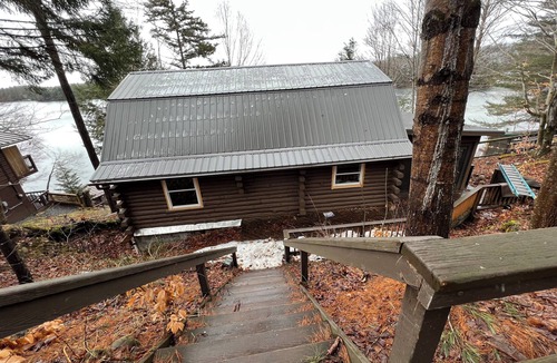 Woodgate House | Log home on White Lake: Dog Friendly!