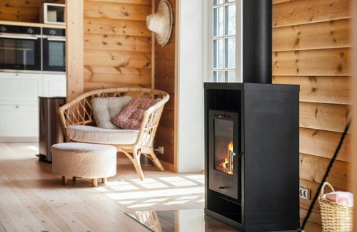 Udsholt Sand House | Log house close to the sea and coastal towns