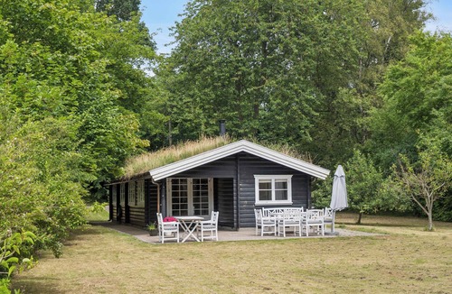 Dronningmolle House | Log house in Dronningmølle 150 m to the beach