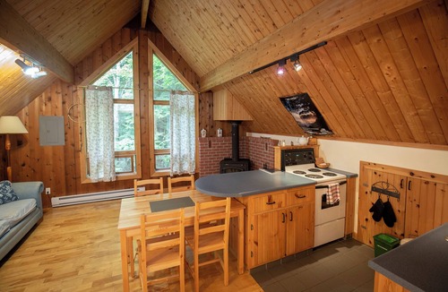 Annapolis Subdivision D House | Log house with lake view