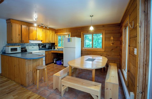 Annapolis Subdivision D House | Log house with lake view