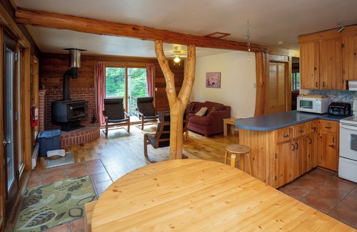 Annapolis Subdivision D House | Log house with lake view