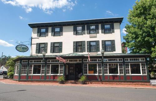 New Hope Hotel | Logan Inn