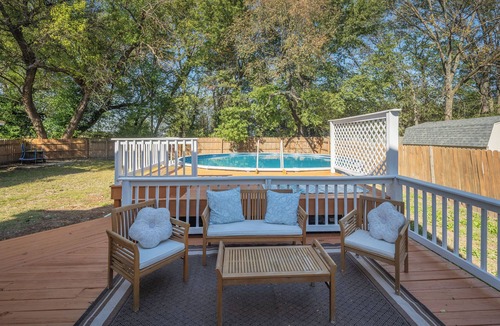 Joplin House | Logan Lodge Pool House~ 4 Bedrooms 3 Bathrooms