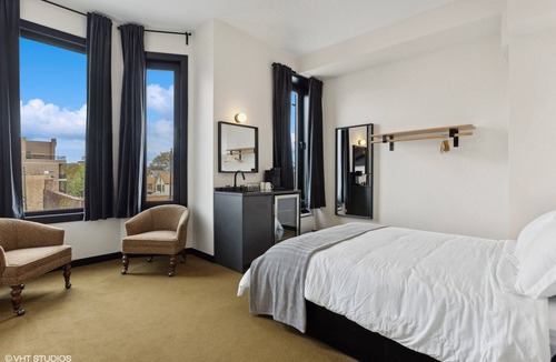 Palmer Square Hostel | Logan Square SRO Hotel