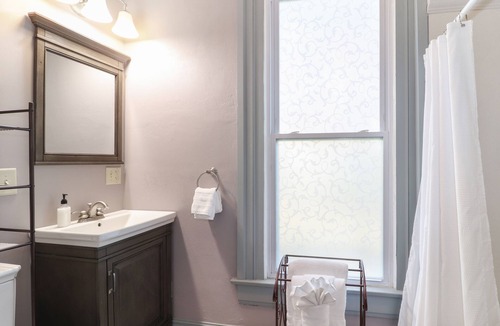 Fulton Bed & Breakfast | Loganberry Inn