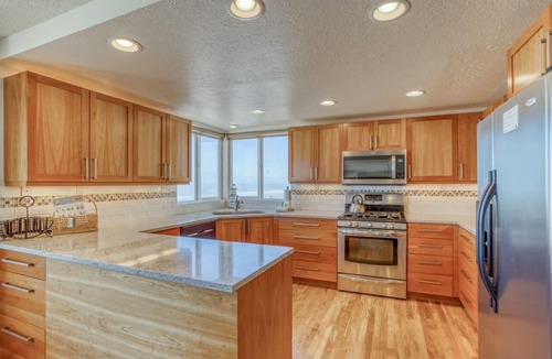 Roads End House | Logans Beachfront Lodge