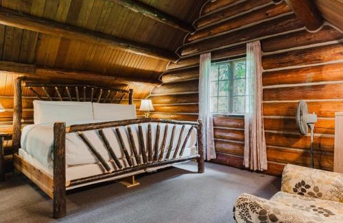 Enumclaw Hotel | LOGE Alta Crystal