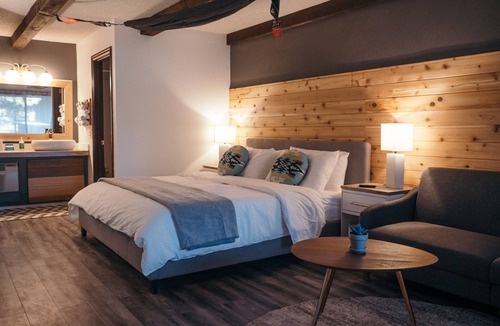 Century West Hotel | LOGE Bend