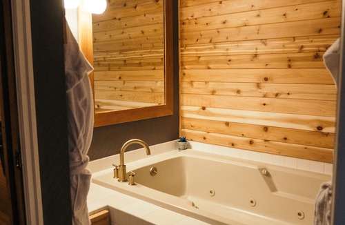 Century West Hotel | LOGE Bend