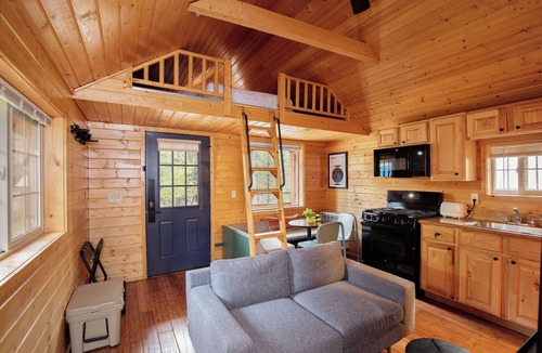 Essex Hotel | LOGE Glacier