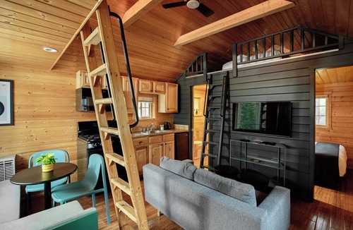 Essex Hotel | LOGE Glacier