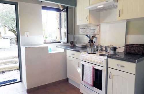 Larzac Apartment | Loge Rose - sleeps 5 guests in 2 bedrooms